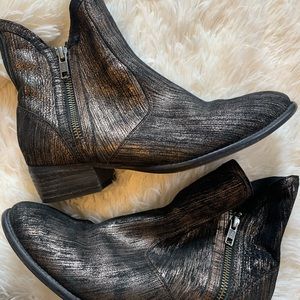 Seychelles lucky penny boot- bronze and black